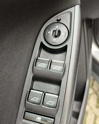 Ford Focus cena 26900 przebieg: 220000, rok produkcji 2017 z Wrocław małe 407